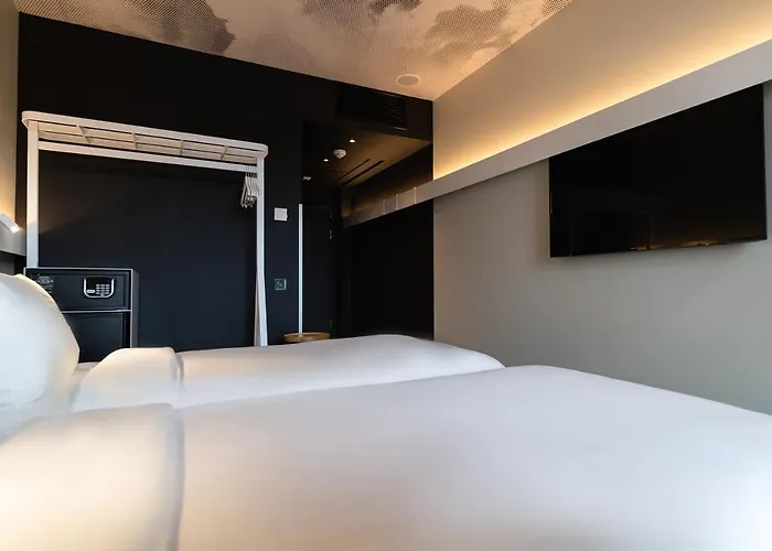 Ibis Center Hotel 3*